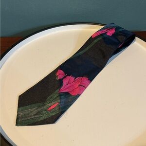 Vintage “Italy” brand tie with Y2k design